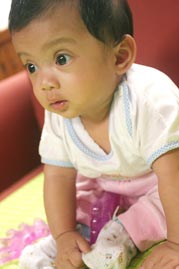 alya udah bisa duduk lho... alya udah bisa duduk lho...